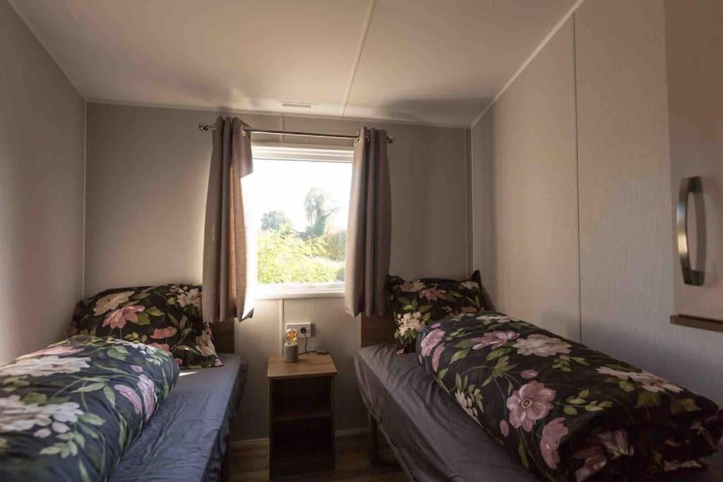 Вилла 6-Persoons Chalet In Voorthuizen Op De Veluwe Экстерьер фото