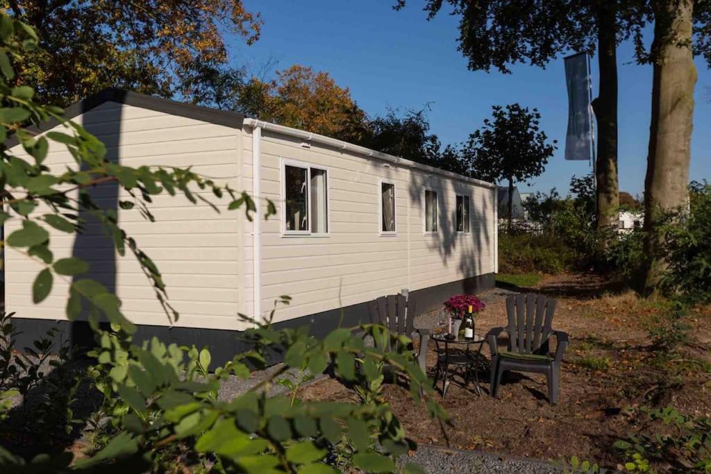 Вилла 6-Persoons Chalet In Voorthuizen Op De Veluwe Экстерьер фото