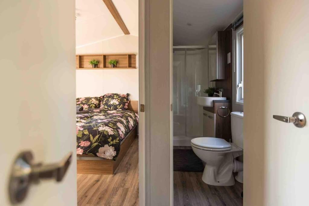 Вилла 6-Persoons Chalet In Voorthuizen Op De Veluwe Экстерьер фото
