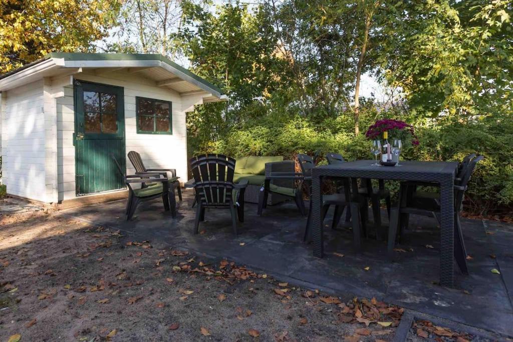 Вилла 6-Persoons Chalet In Voorthuizen Op De Veluwe Экстерьер фото