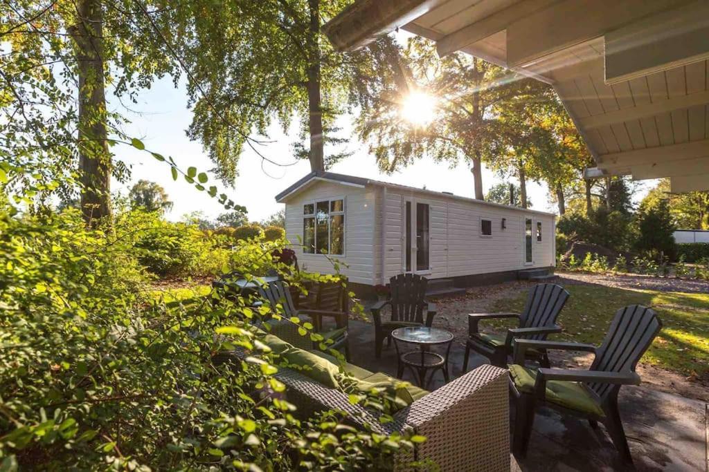 Вилла 6-Persoons Chalet In Voorthuizen Op De Veluwe Экстерьер фото