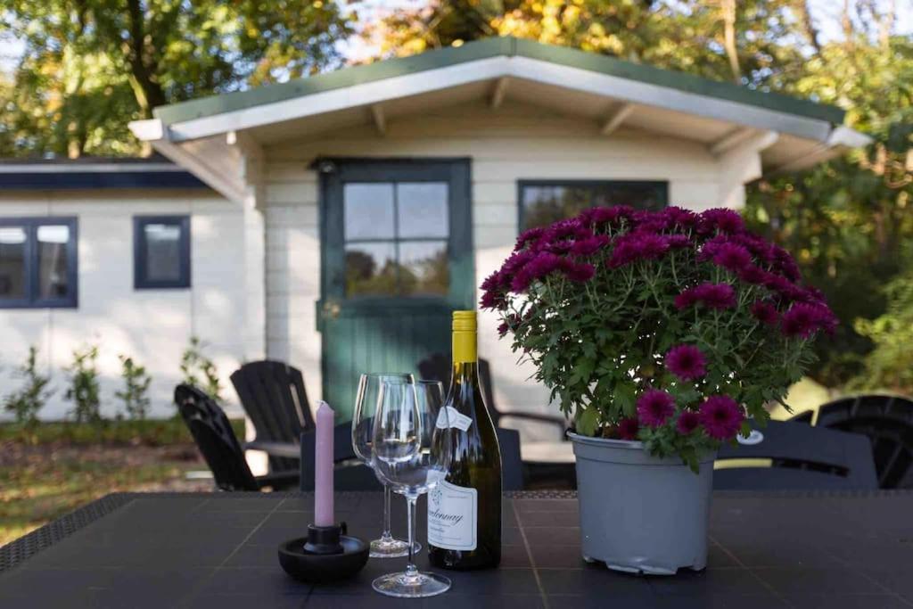 Вилла 6-Persoons Chalet In Voorthuizen Op De Veluwe Экстерьер фото